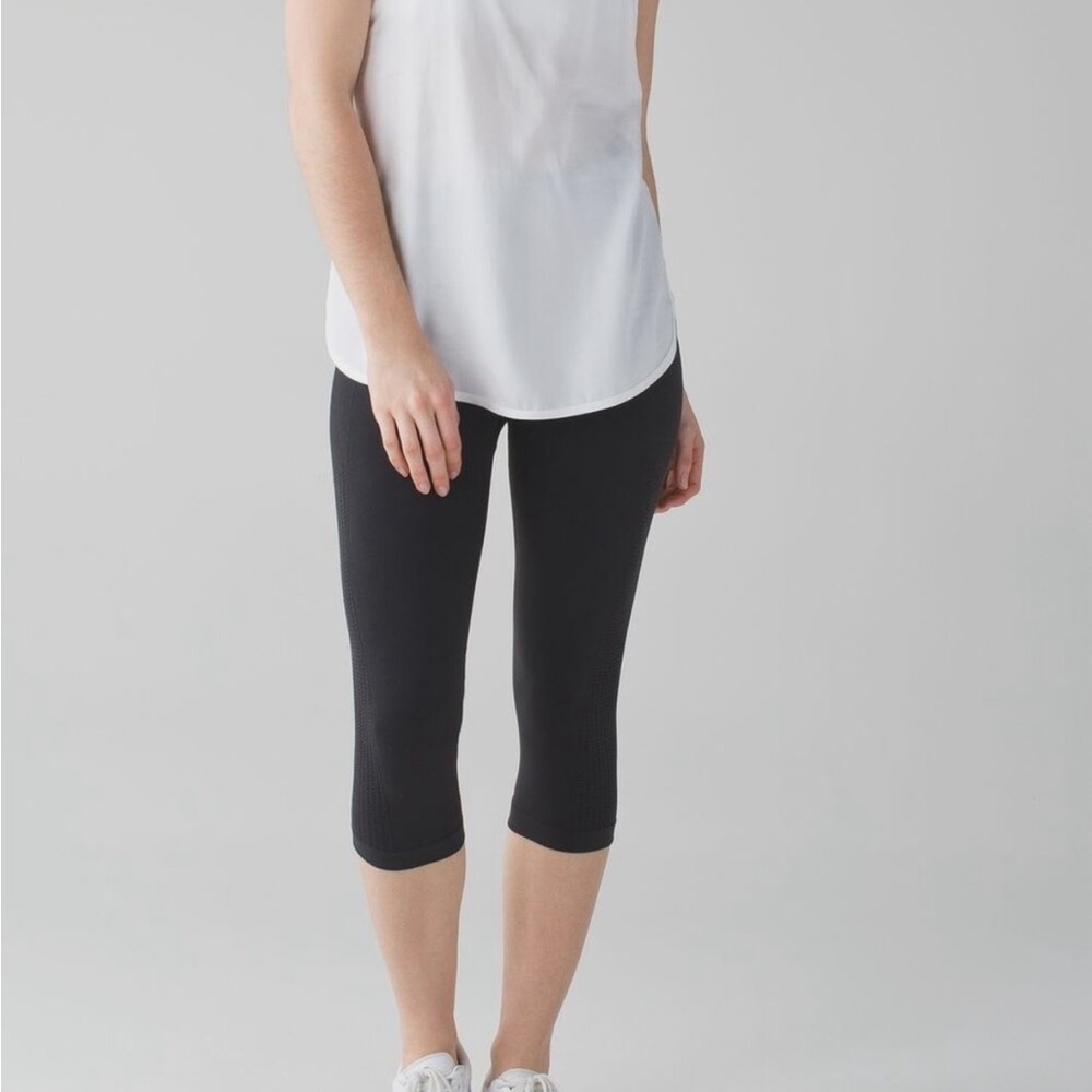 97 - Lululemon $88 Flow & Go Crop Black Seamless High Rise Ruched Legging size 6